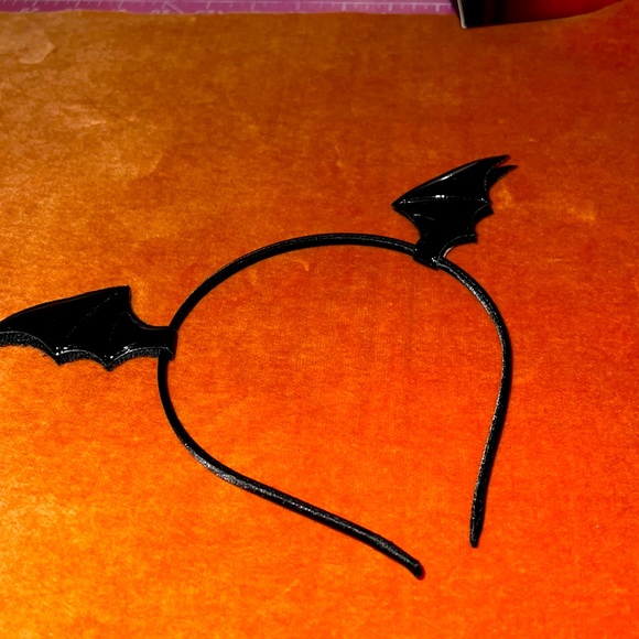 NWT 2 piece set. Bat Headband and Choker - Picture 2 of 8